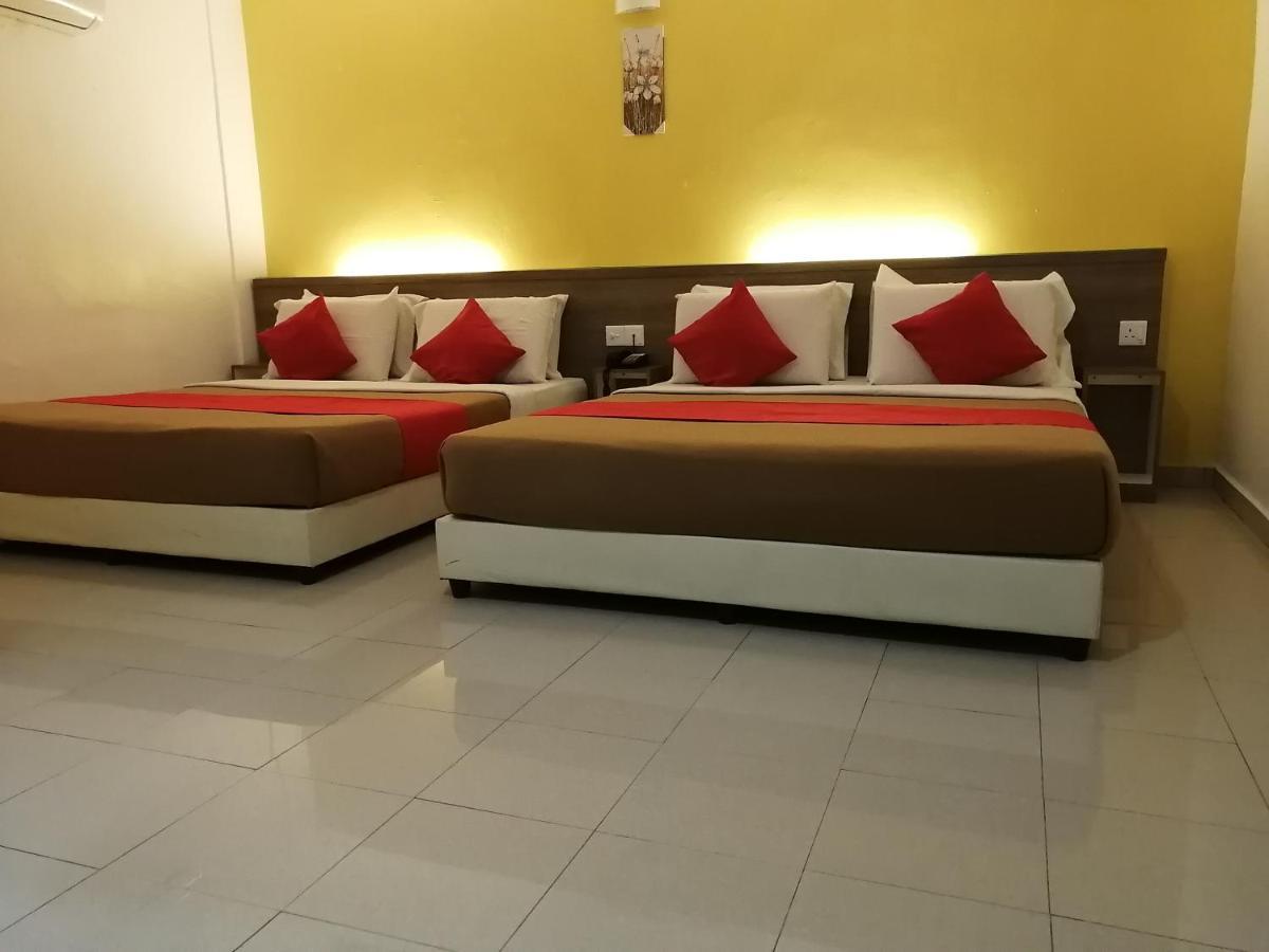 Yellow Mansion Raya Hotel