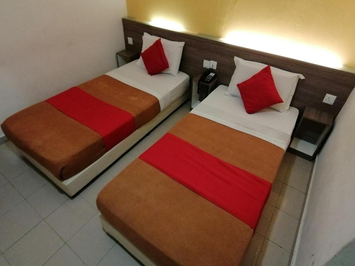 Yellow Mansion Raya Hotel 2*