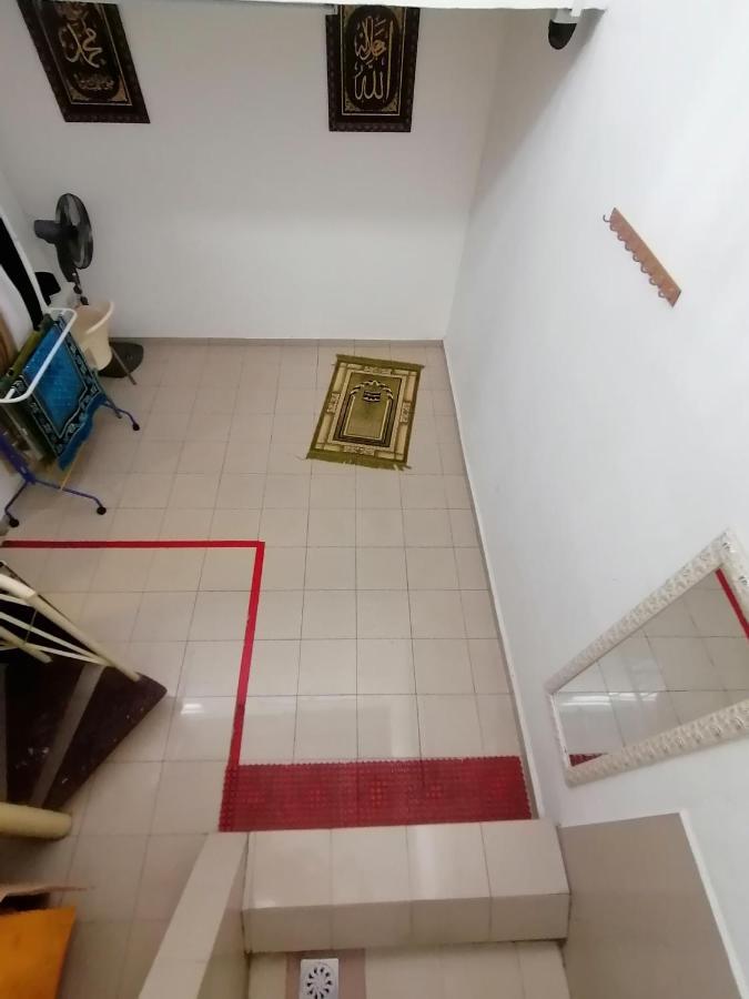 Yellow Mansion Raya Hotel 2*