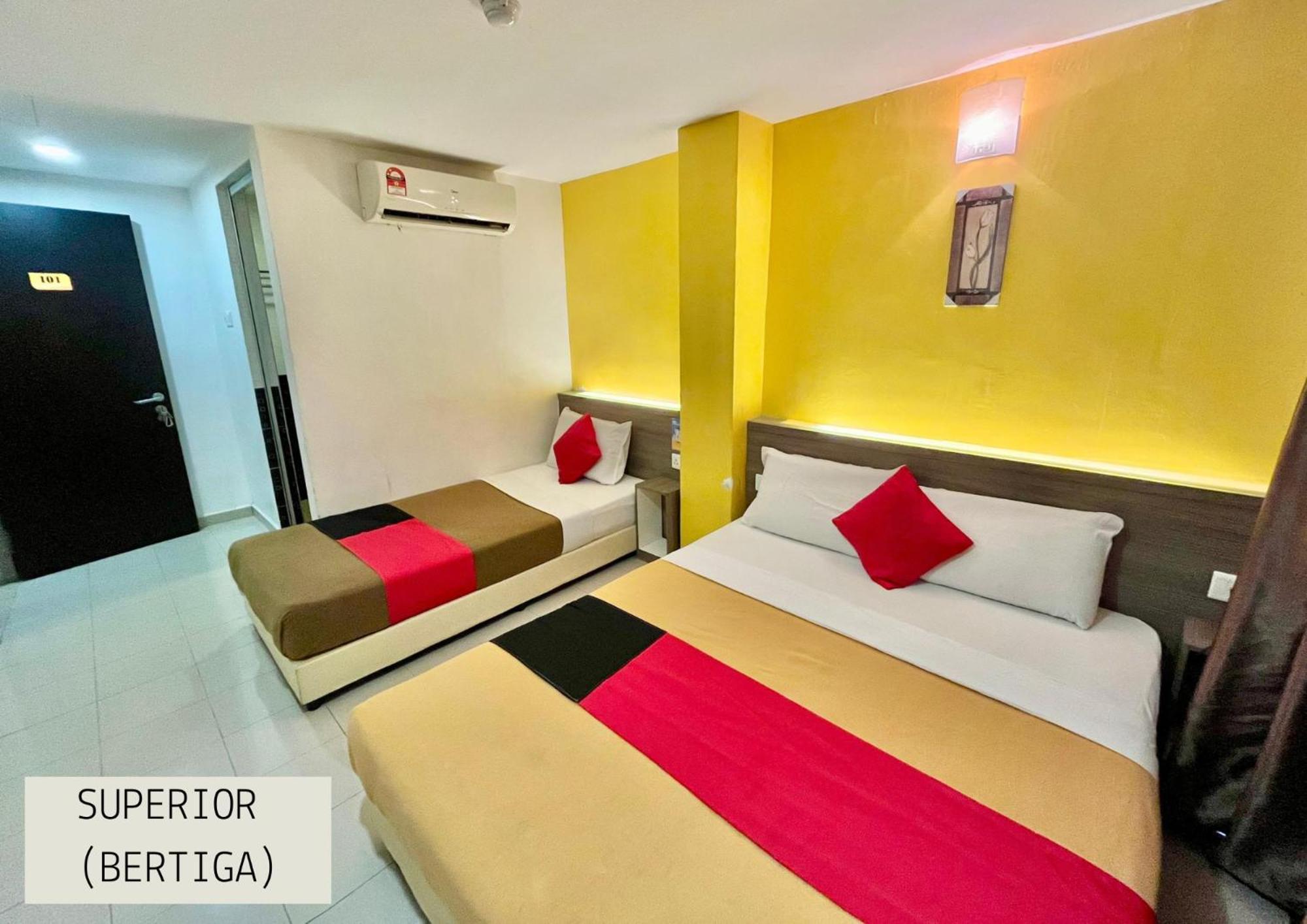 Yellow Mansion Raya Hotel
