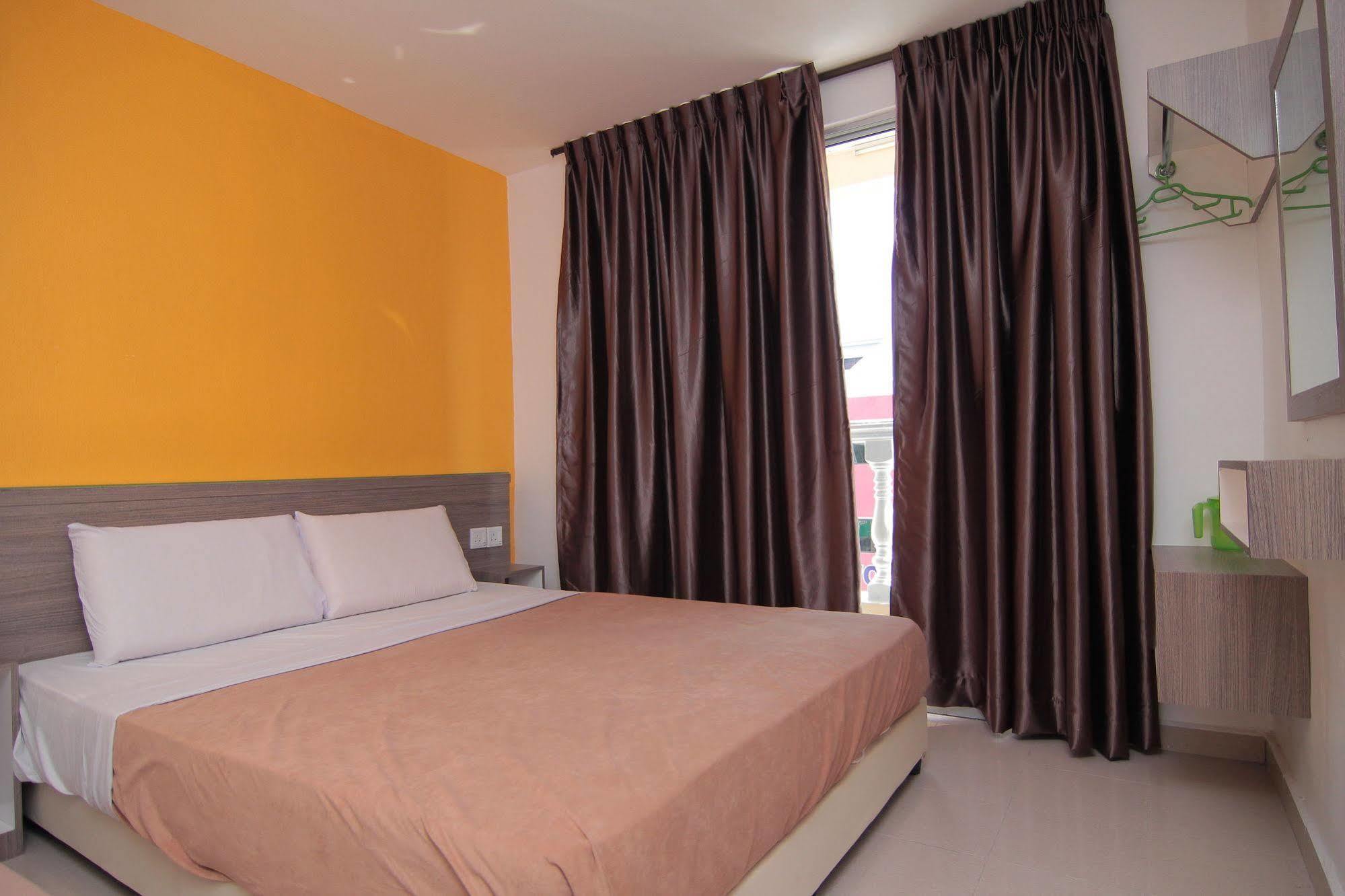 Yellow Mansion Raya