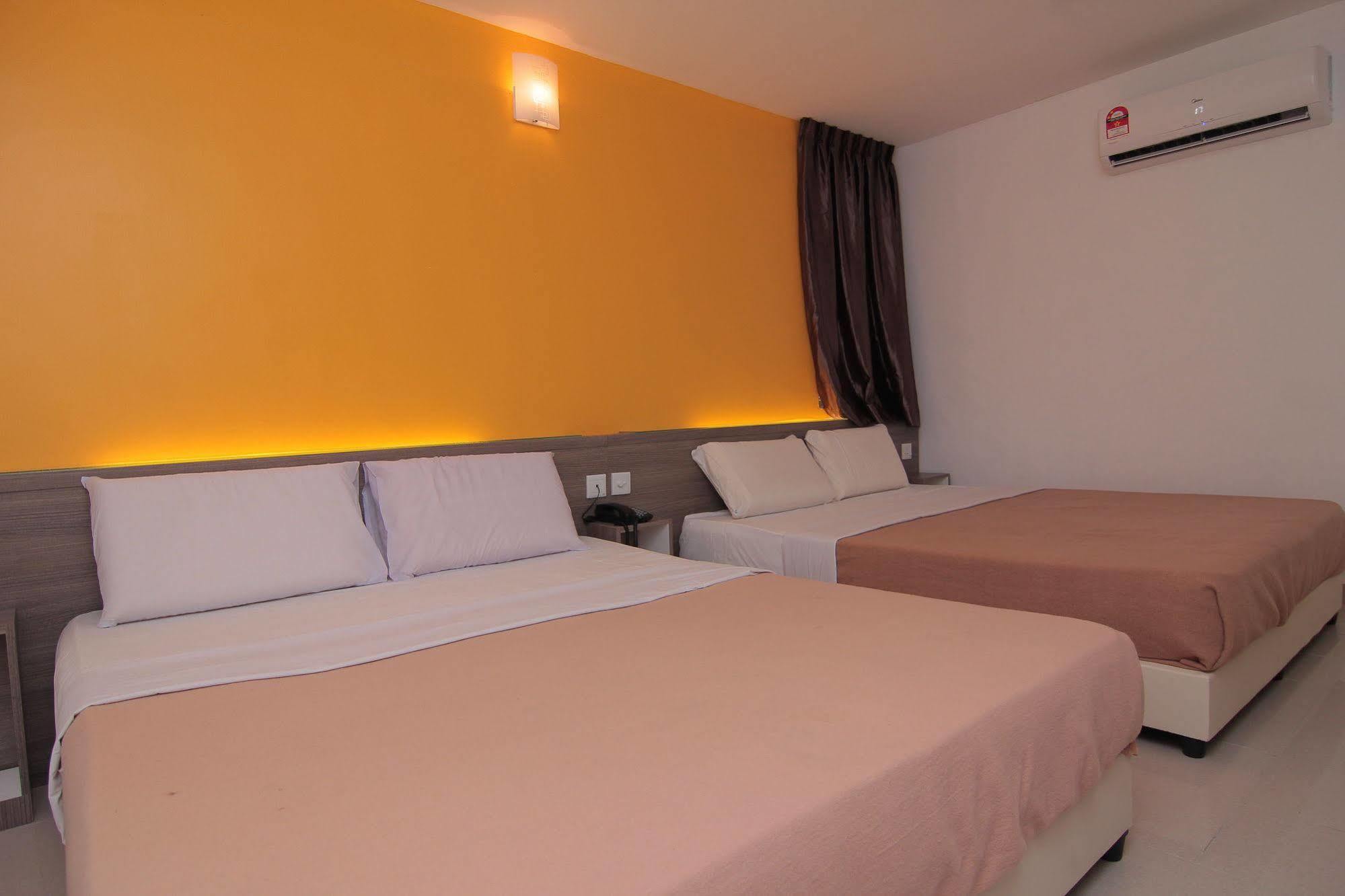 Hotel Yellow Mansion Raya